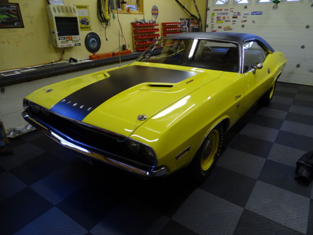 1970 Dodge Challenger R/T Hardtop 2-Door - photo 2