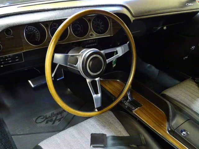 1970 Dodge Challenger R/T Hardtop 2-Door - photo 7