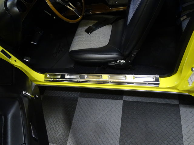 1970 Dodge Challenger R/T Hardtop 2-Door - photo 9