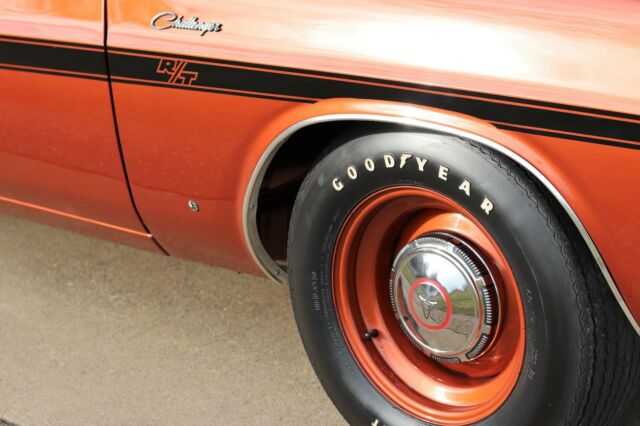 1970 Dodge Challenger R/T - photo 4