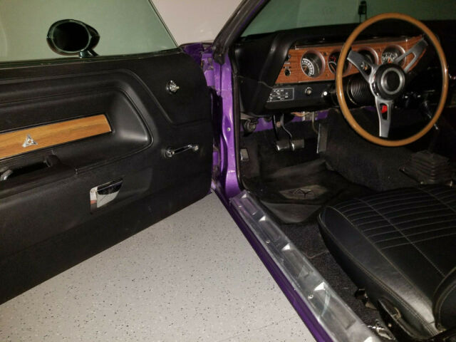 1970 Dodge Challenger R/T - photo 8