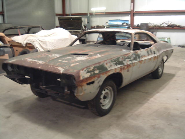 1970 DODGE CHALLENGER R/T - NO RESERVE - NO ENGINE OR TRANS -ROLLING BODY 1970 Dodge Challenger R/T