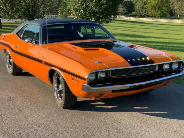 1970 DODGE CHALLENGER RT/SE 440 SIX PACK AUTO. ORANGE AND BLACK TRUE RT SE MOPAR 1970 Dodge Challenger