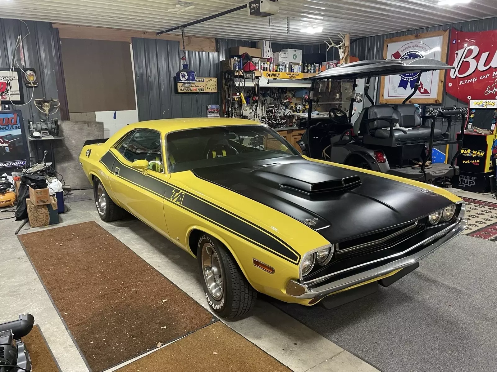 1970 Dodge Challenger - photo 3