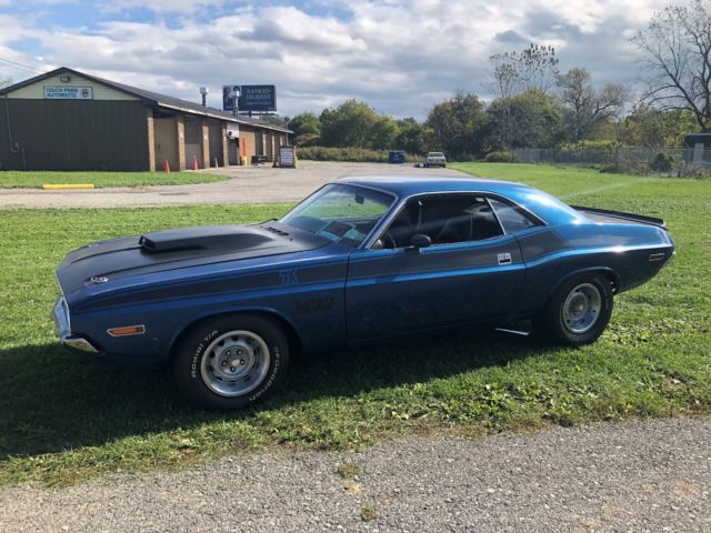 1970 Dodge Challenger T/A 340 six pack 4 speed 1970 Dodge Challenger