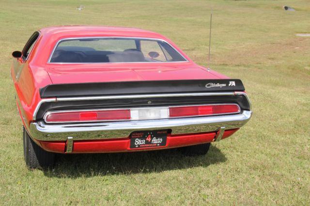 1970 Dodge Challenger - photo 4