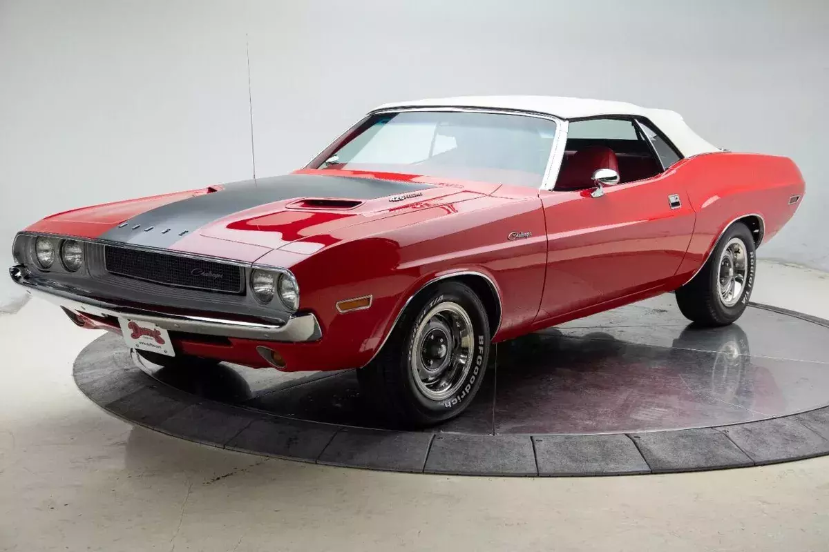 1970 Dodge Challenger V8 7.0L Convertible Red 1970 Dodge Challenger