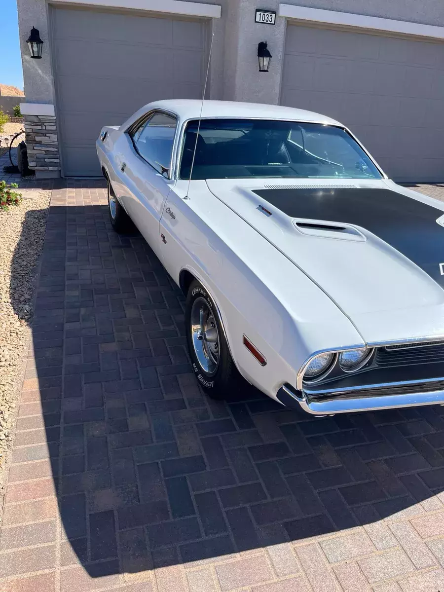 1970 Dodge Challenger White R/T 1970 Dodge Challenger R/T