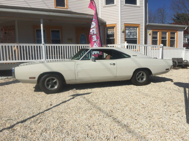 1970 Dodge Charger 70 CHARGER RARE 35K ZERO RUST ROT 1 OWNER W/ DOCS - photo 4