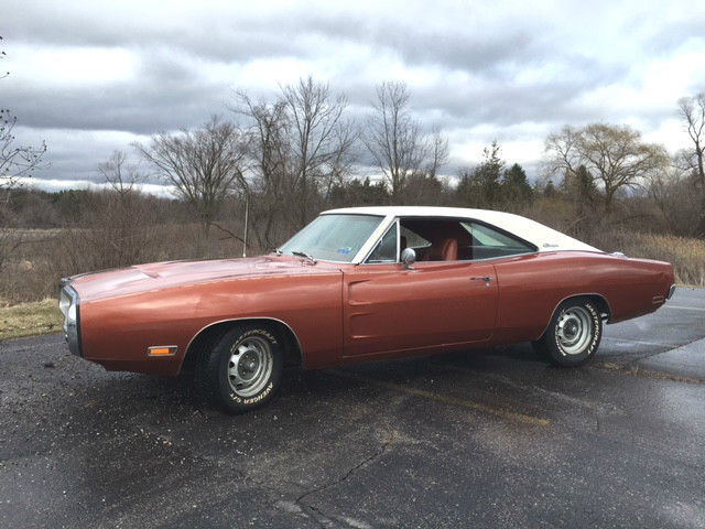 1970 Dodge Charger vinyl burnt orange bucket seats - photo 3