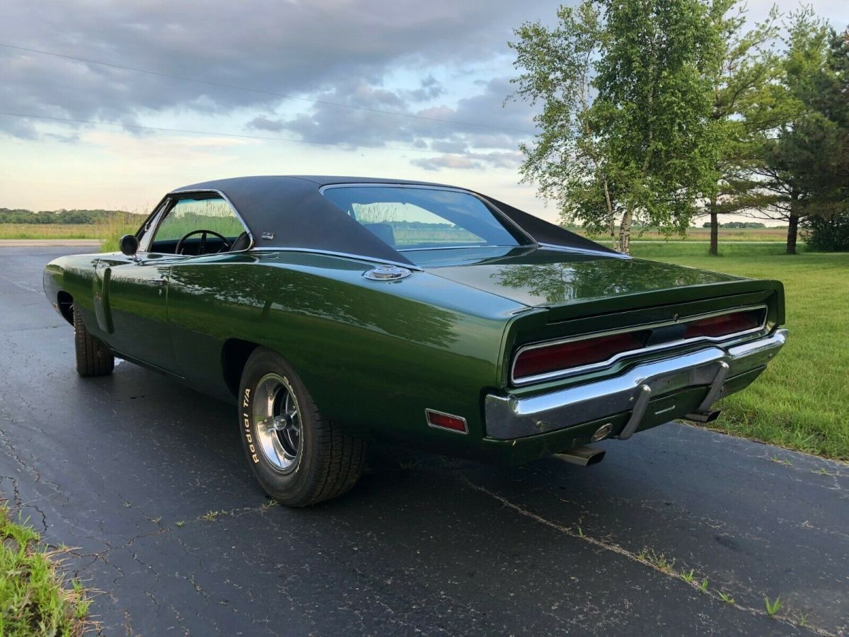 1970 Dodge Charger SE Package - photo 3