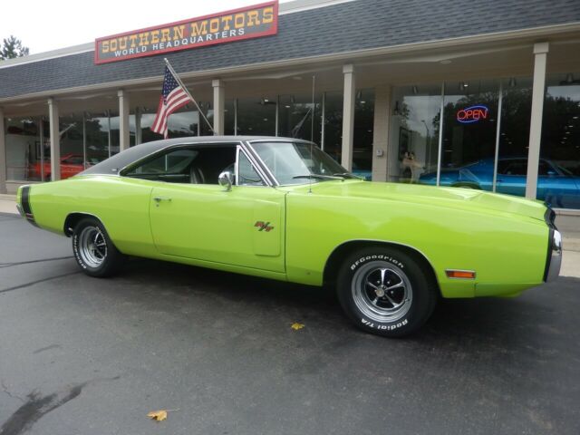 1970 Dodge Charger SE Sublime green 440 6 pack 1970 Dodge Charger SE