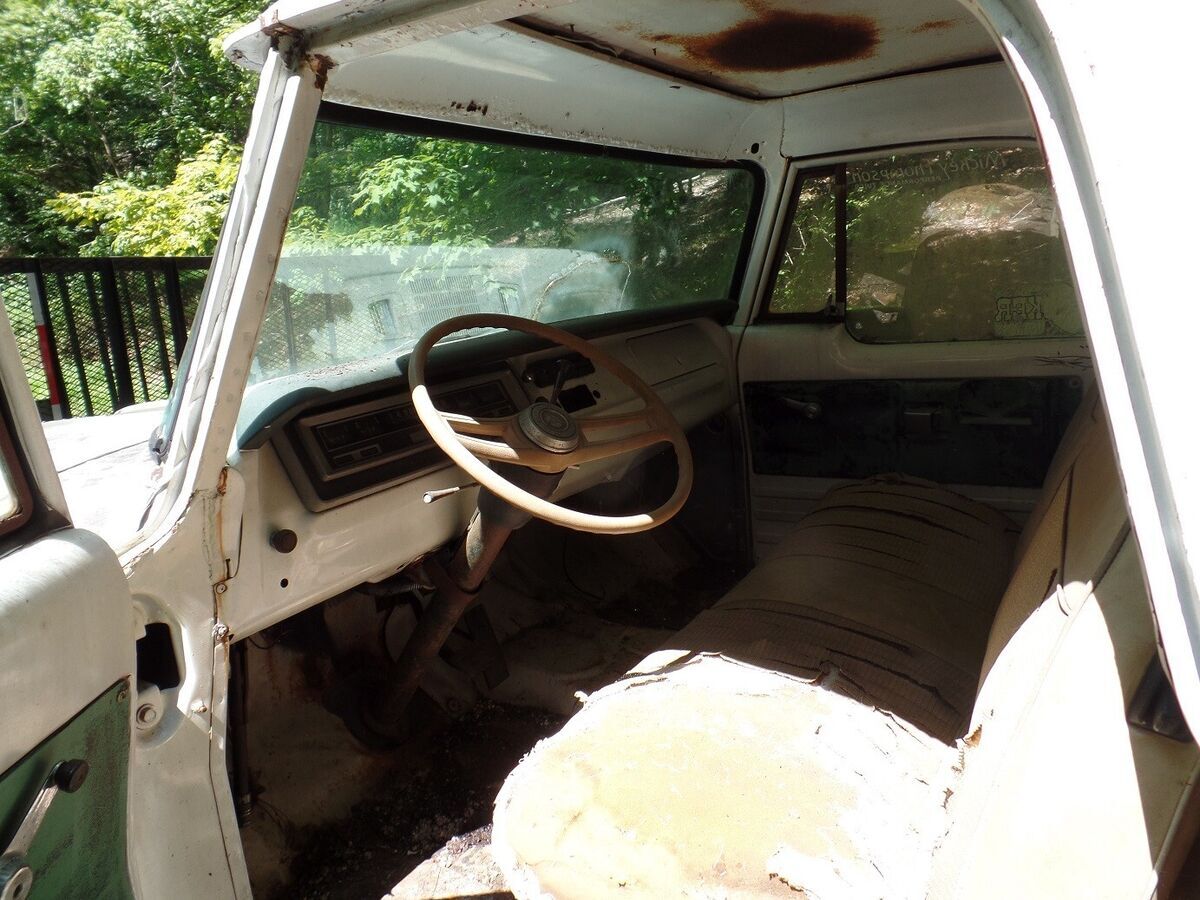 1970 Dodge D300 - photo 12