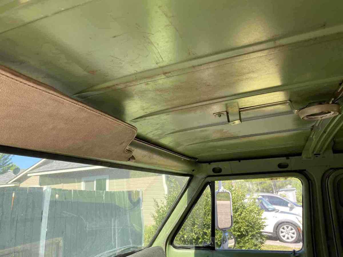 1970 Ford Econoline E100 - photo 10