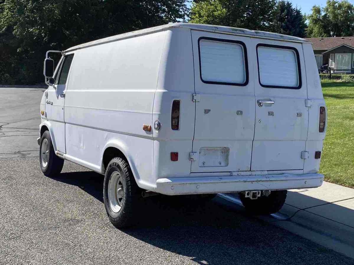 1970 Ford Econoline E100 - photo 2