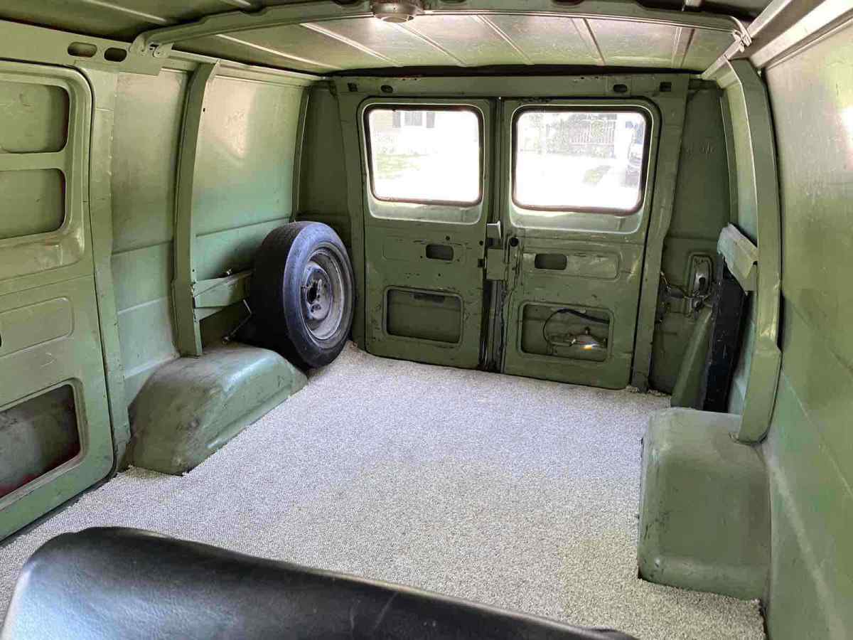 1970 Ford Econoline E100 - photo 7