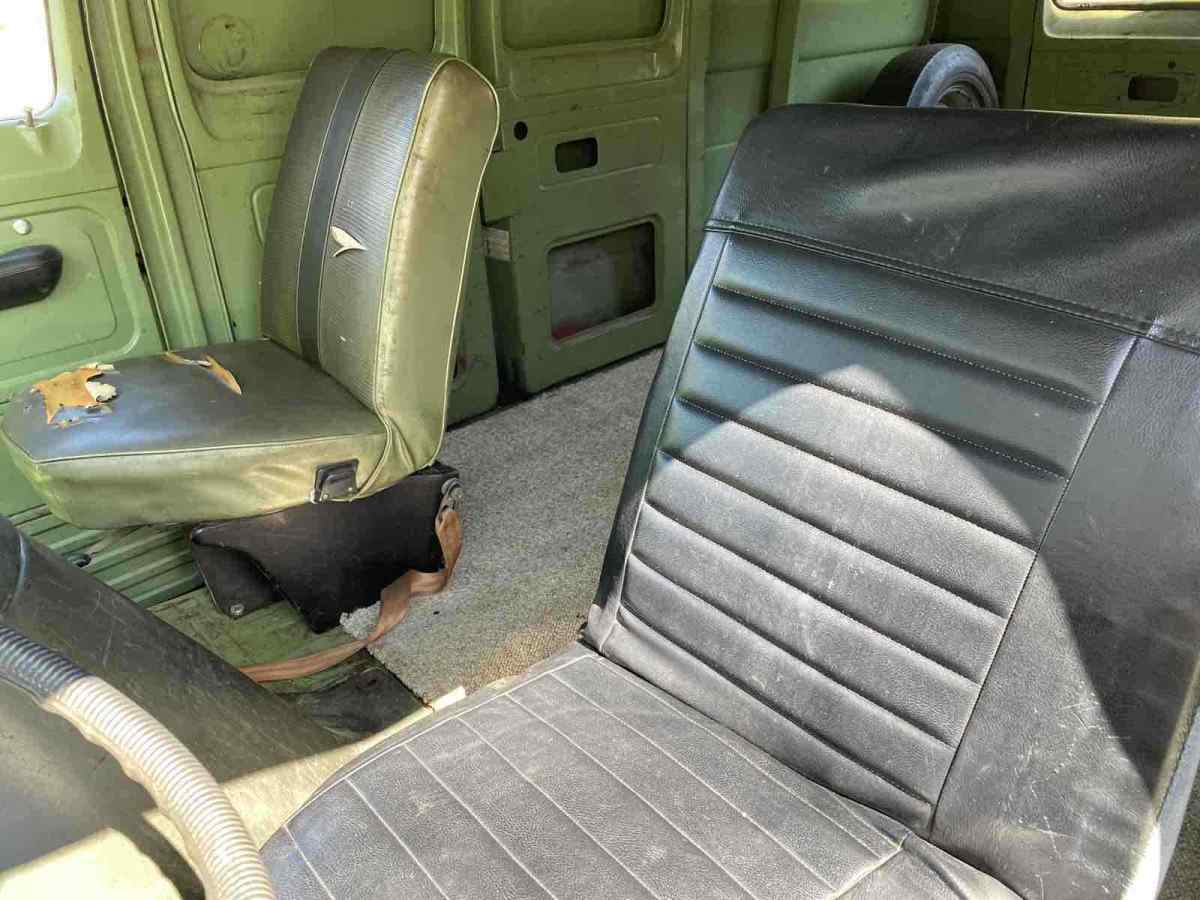 1970 Ford Econoline E100 - photo 8