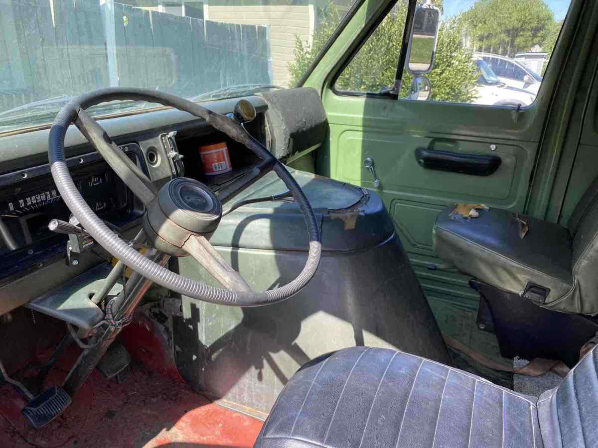 1970 Ford Econoline E100 - photo 9