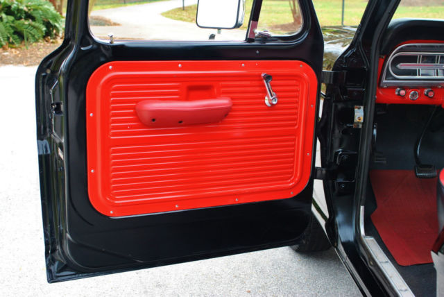 1970 Ford F-100 Gorgeous! 3-Speed V8 Runs & Drives Great! - photo 5