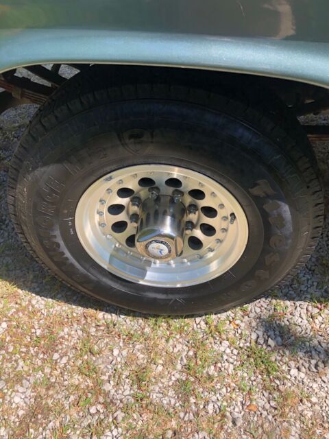 1970 Ford F250 sport custom - photo 3
