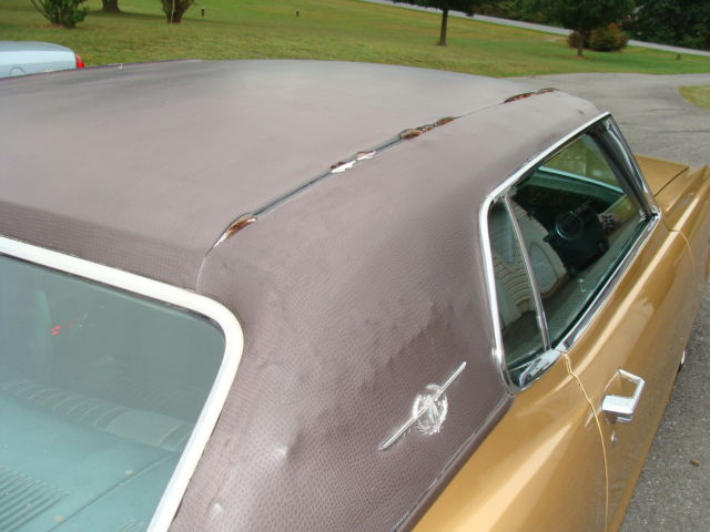 1970 Ford Thunderbird 2 Door Coupe with Brown Vinyl Top - photo 9