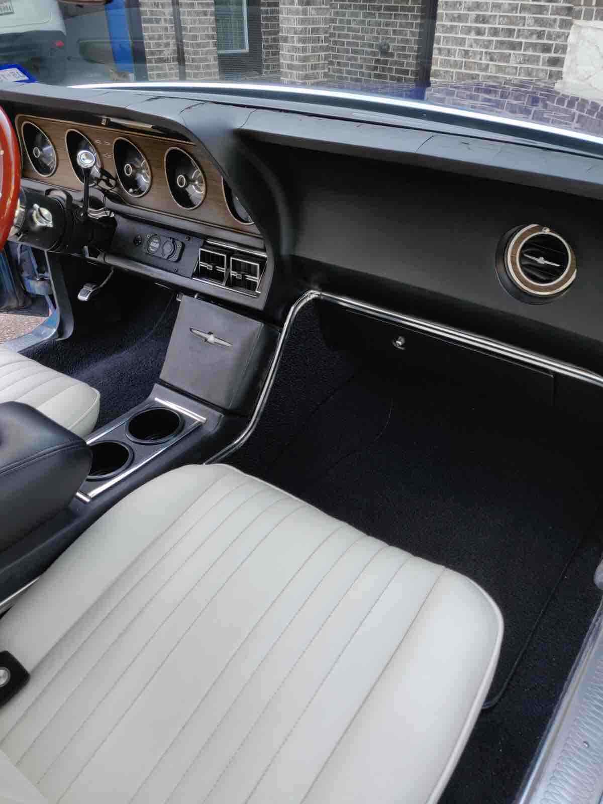 1970 Ford Thunderbird Landau - photo 12