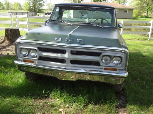 1970 GMC Sierra 2500 Custom Camper - photo 2