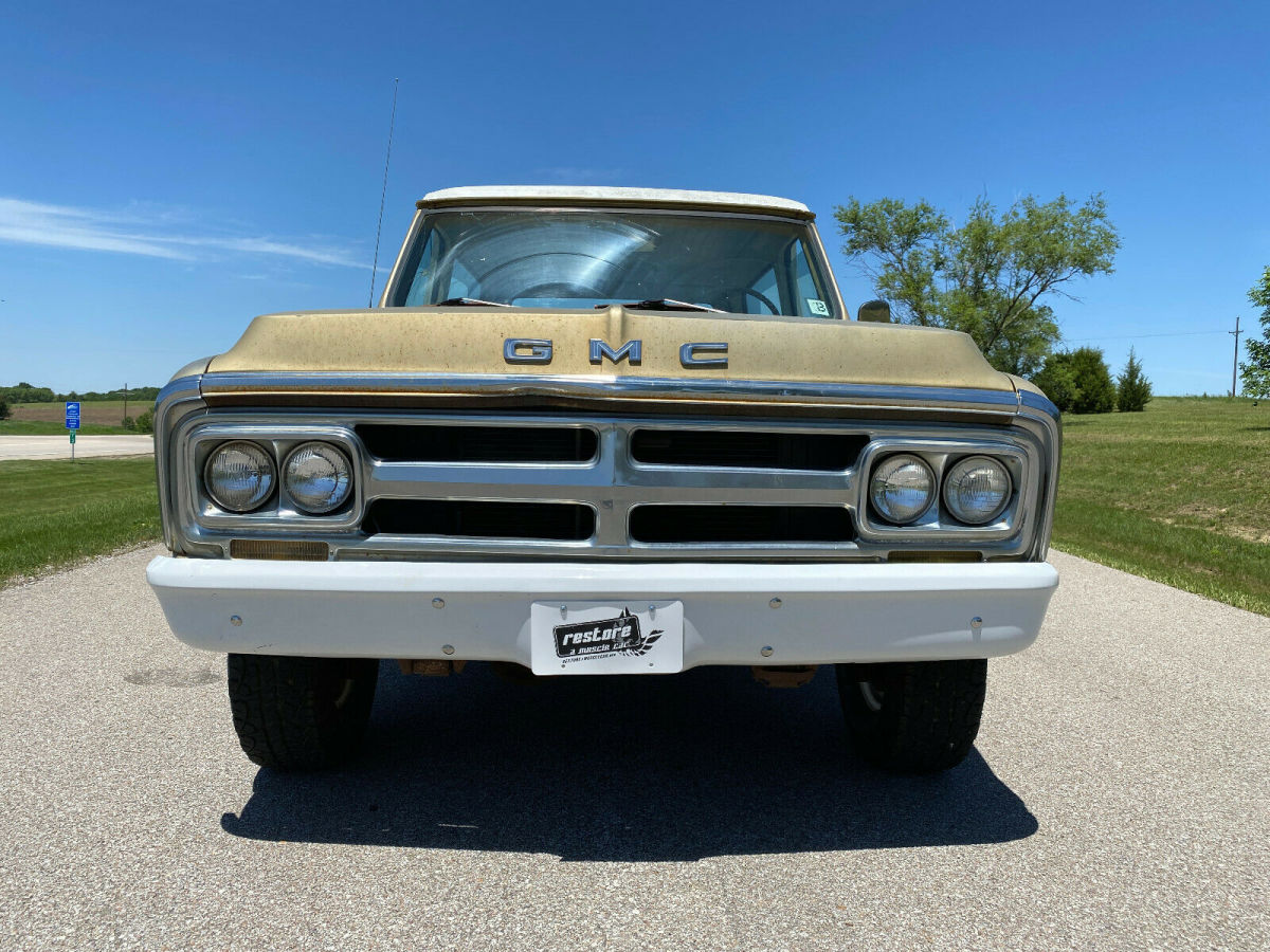 1970 GMC Jimmy K5, 350ci  5.7L - V8 - 4 Speed, 4x4, Gold - photo 3