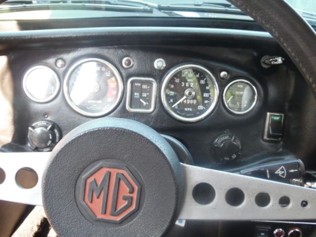 1970 MG MGB Runs Drives Body Inter good! 1.8L 4 Spd - photo 4