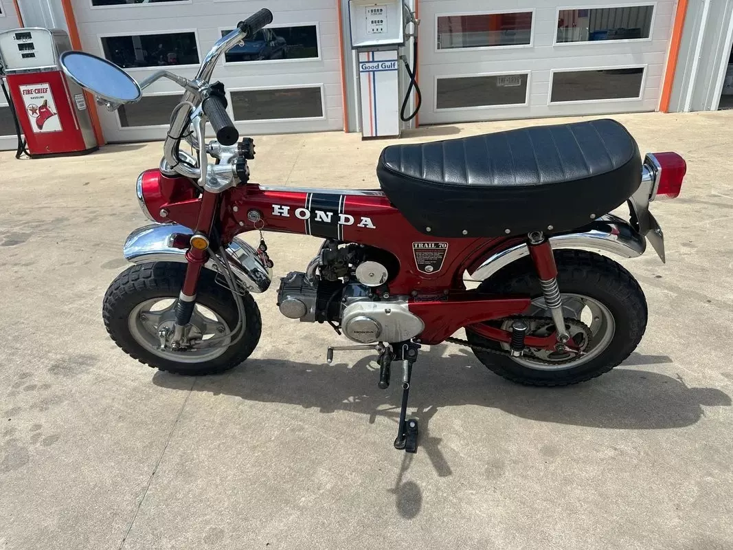 1970 Honda CT70 Trail 70 5382 Miles Ruby Red Metallic 72 CC 3-speed semi-automat 1970 Honda CT70 Trail 70