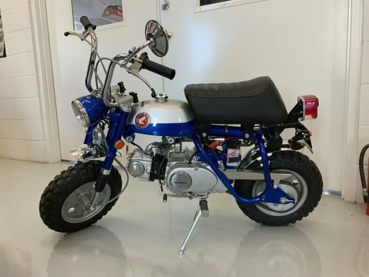 1970 Honda Z50 SUPER RESTORED TITLE SPEEDO LIGHTS 818 Miles Silver and Blue mini 1970 Honda Z50 SUPER RESTORED TITLE SPEEDO LIGHTS