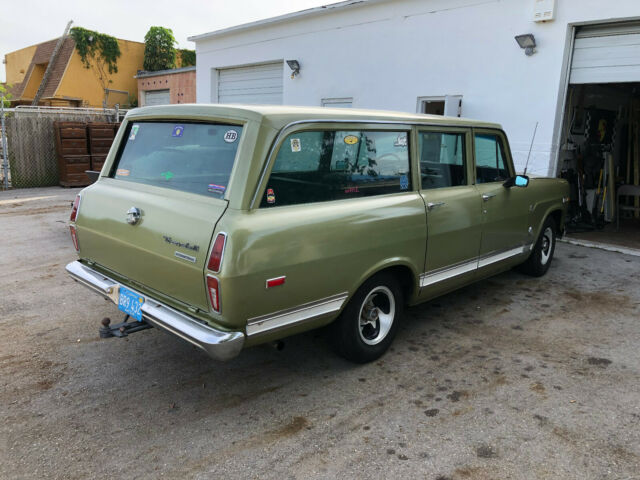 1970 International Harvester Travelall 1000 - photo 2