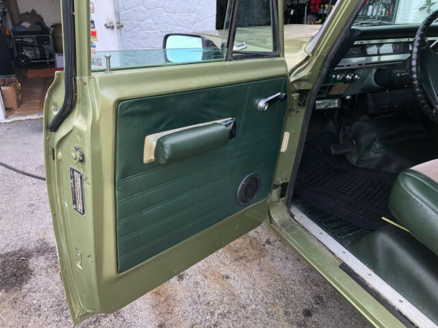 1970 International Harvester Travelall 1000 - photo 7