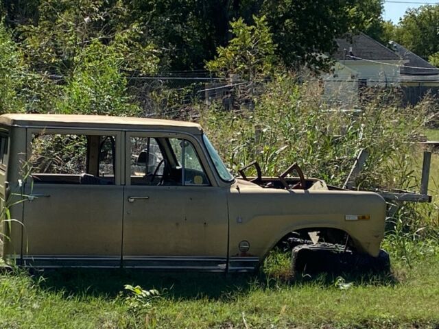 1970 International Harvester Travelette 4 door crew cab pickup truck 1970 International Harvester Other