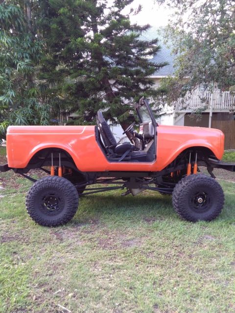 1970 International Scout V8. Automatic. One of a kind custom truck. Lifted. 1970 International Harvester Scout convertible