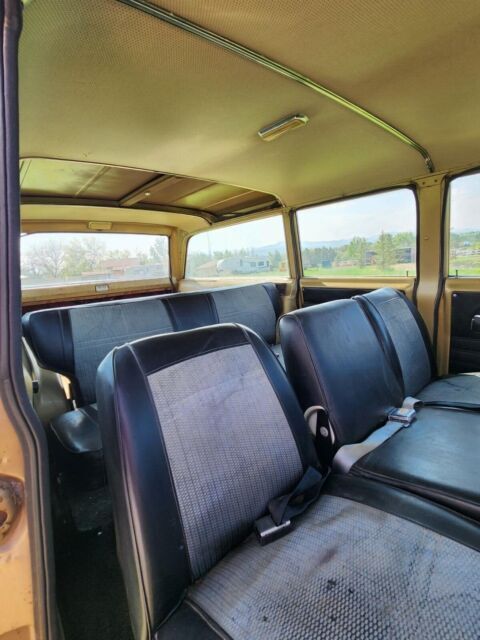 1970 International Harvester 1010 - photo 12