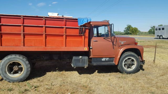 1970 International Truck 2-1/2 Ton, with Hoist 1970 International Harvester Other