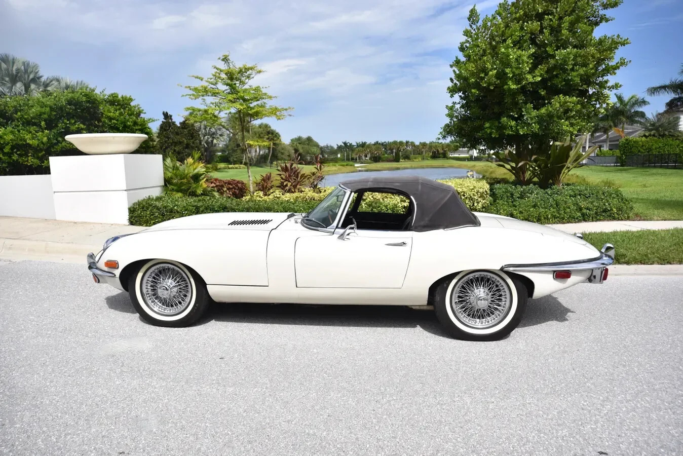 1970 Jaguar E-Type Matching #s, Stromberg Carbs, Rust-Free Body - photo 10