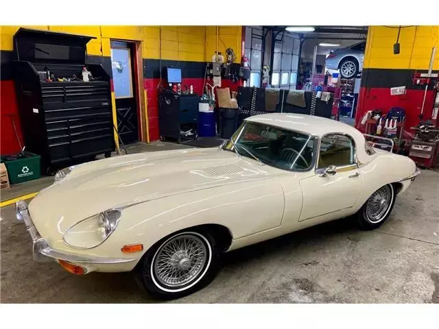 1970 Jaguar E-Type Roadster Old English White Manual 32,456 Miles 1970 Jaguar E-Type Roadster