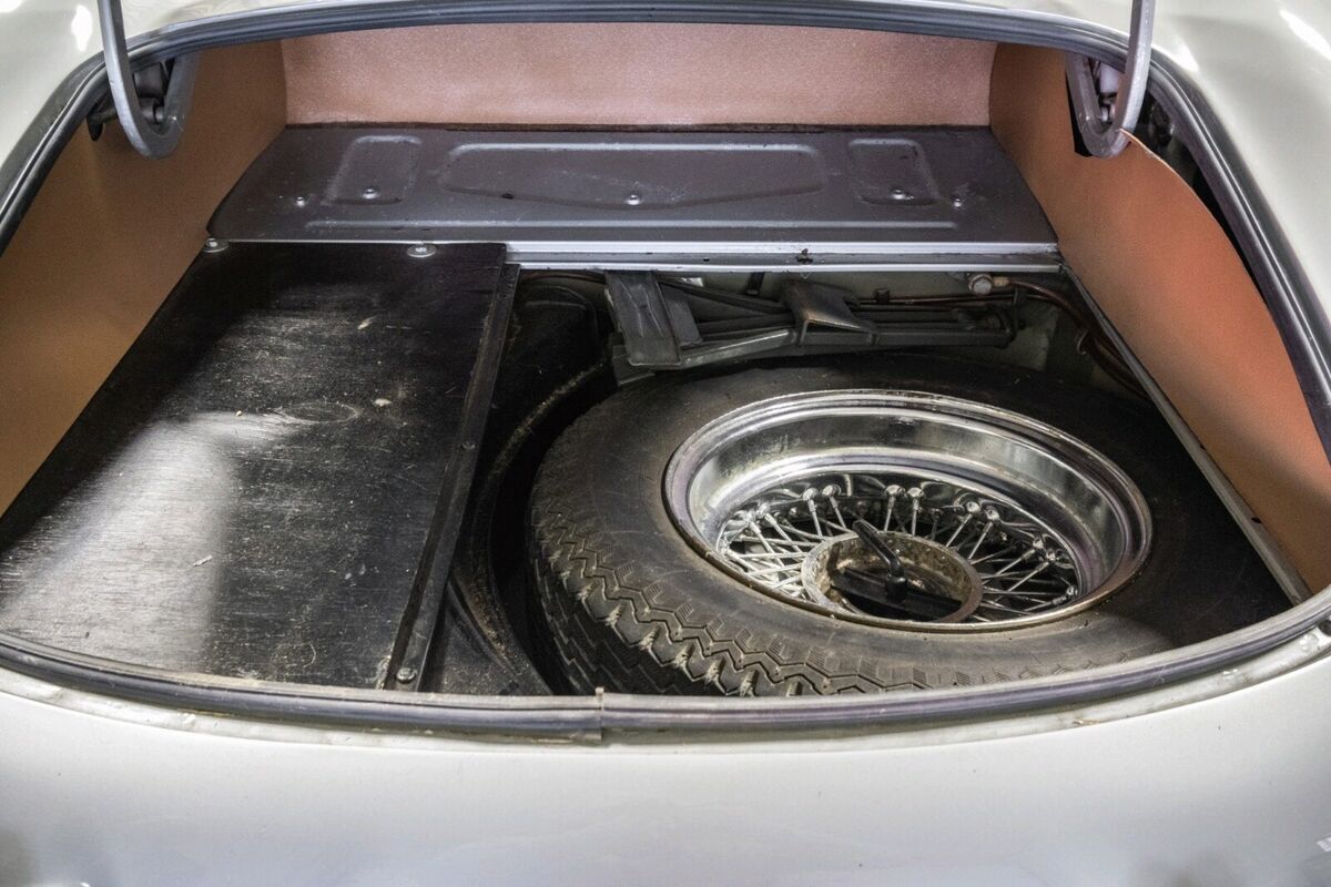 1970 Jaguar XKE Series II Roadster - photo 10