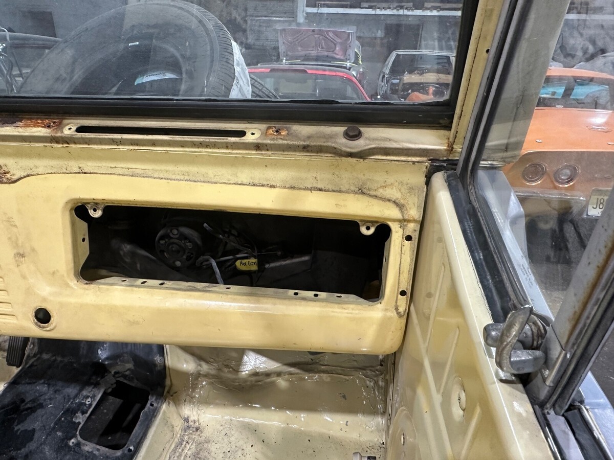 1970 Jeep Commando - photo 12