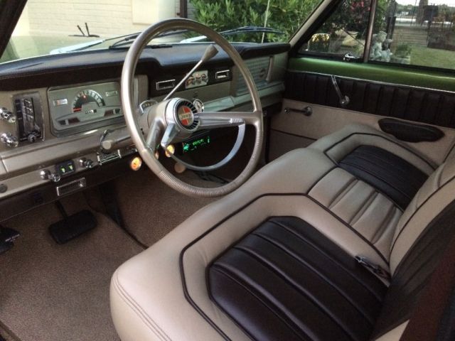 1970 Jeep Wagoneer - photo 13