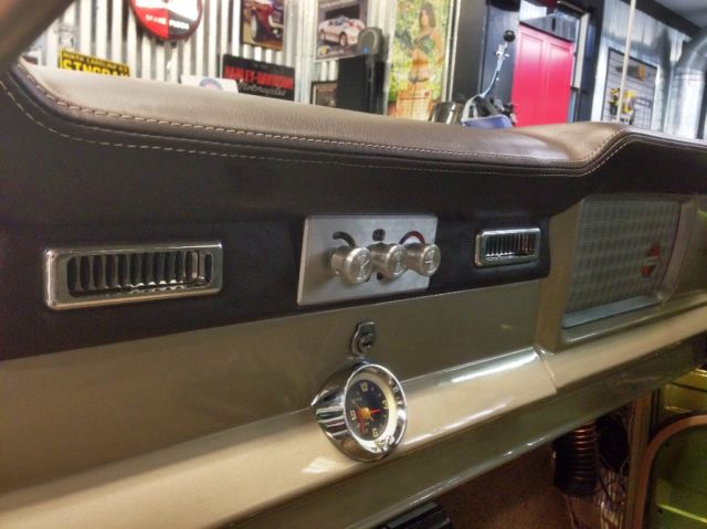 1970 Jeep Wagoneer - photo 5