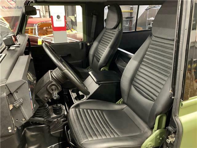 1970 Land Rover Defender - photo 11
