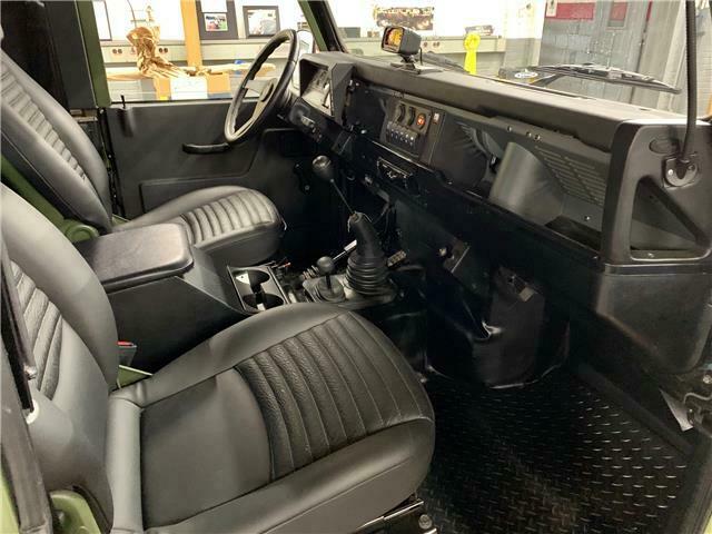 1970 Land Rover Defender - photo 9