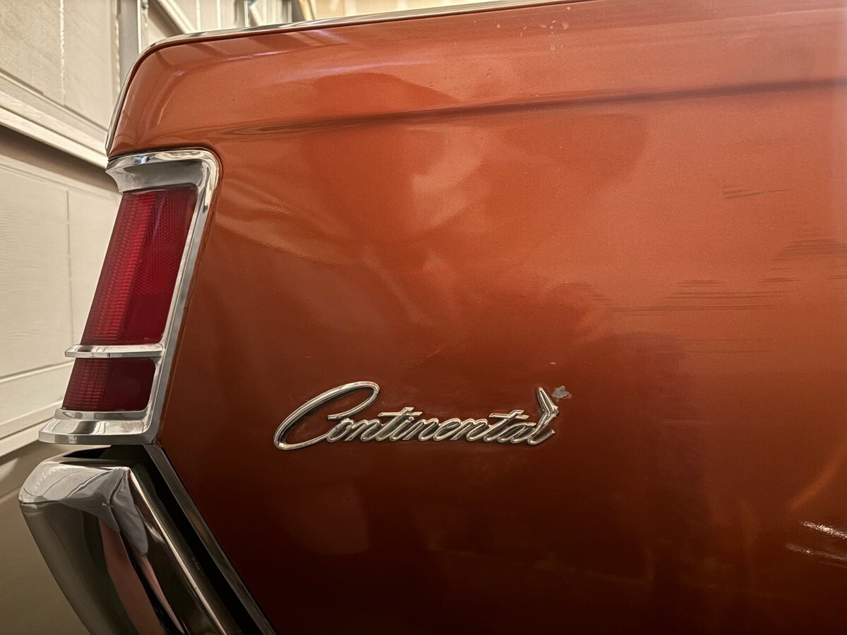 1970 Lincoln Continental - photo 9