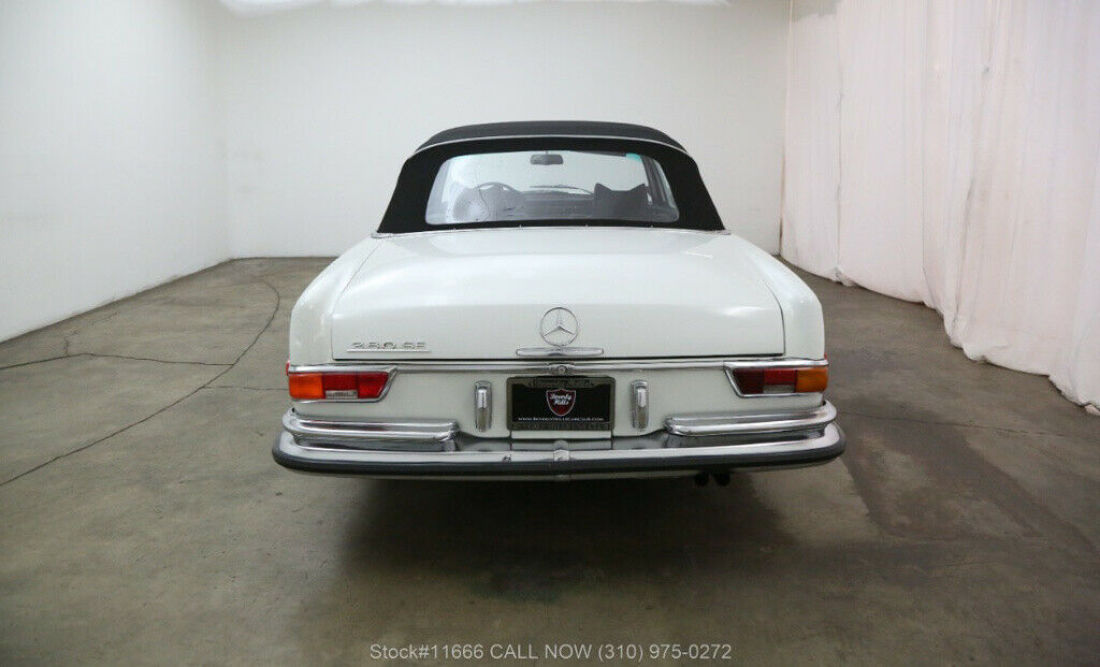 1970 Mercedes-Benz 200-Series Low Grille Cabriolet - photo 10