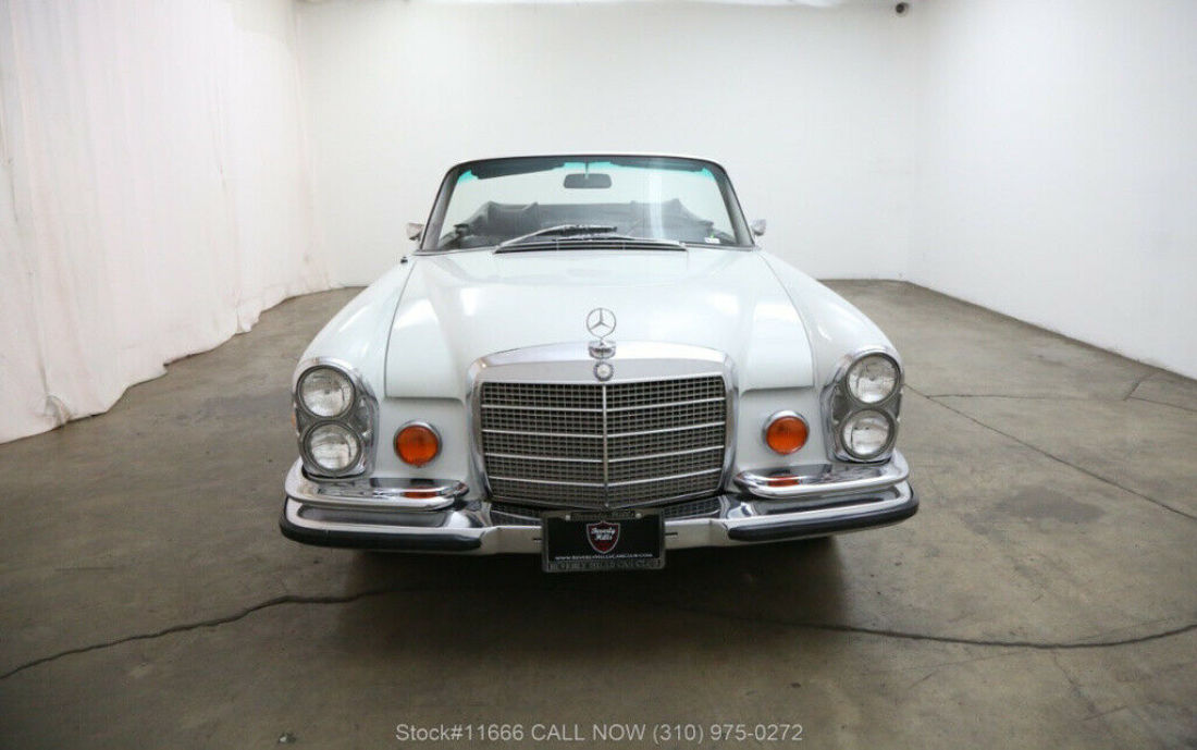1970 Mercedes-Benz 200-Series Low Grille Cabriolet - photo 2