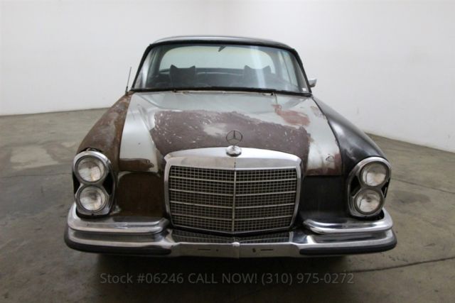 1970 Mercedes-Benz 200-Series Low Grille - photo 2