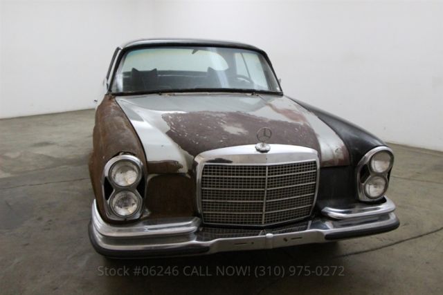 1970 Mercedes-Benz 200-Series Low Grille - photo 4